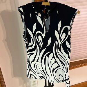 Frank Lyman sleeveless blouse